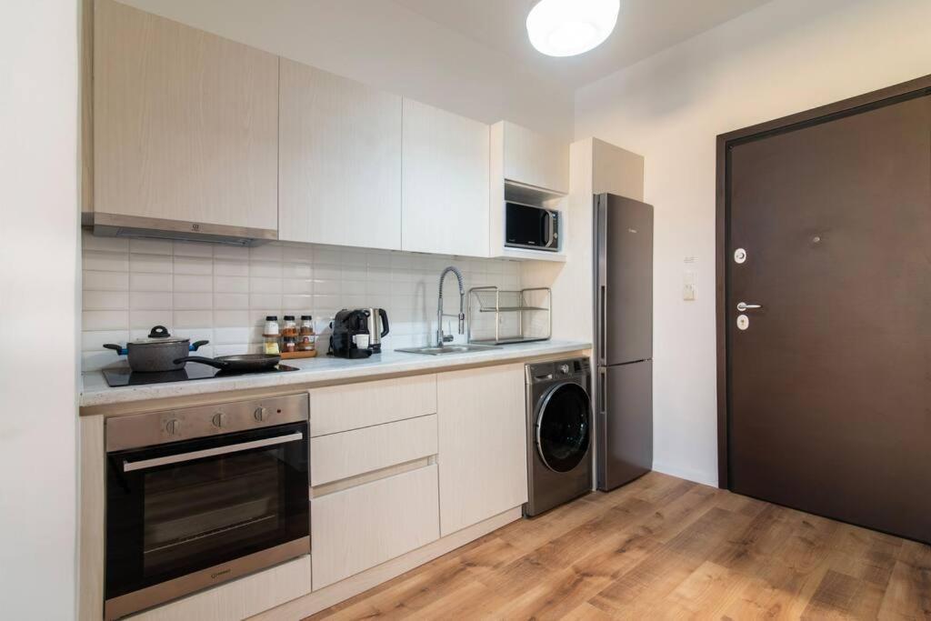 Kelly's Urban - 5 Mins Walk To Acropolis Apartment
